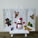 冬の季節飾り「森の動物たち－冬」ディスプレイスタンド 置物 フェルト クリスマス