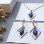 12月限定【Holiday Coffret】 冬の夜空をテーマにしたDiamond-shaped Lapis Lazuli ネックレスとピアスorイヤリングのセット ホリデーセット2025