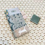 ほぼ日weeksサイズ手帳カバー ミナペルホネンland theater モスグリーン メインに優しいお色のpiece併せのカバー