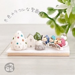 小さな置物　冬色カラフルな聖歌隊／クリスマス　雪だるま　冬　ミニチュア　小さい　おしゃれ　かわいい　粘土　オブジェ　インテリア　飾り