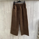 コーデュロイのワイドパンツ　ブラウン