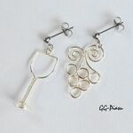 葡萄とワイングラス の ピアス ／シルバー ワイヤー ・ サージカルステンレス ポストピアス