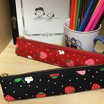 【再11】いちご❤️スリムペンケース(black又はread)