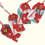 （モダン椿）元巫女が作る花のお守り袋