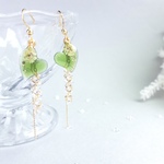 大人女子へ　ハートのピアス/イヤリング　緑　レジン