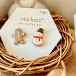 クリスマスクッキー(ジンジャーマン&ゆきだるま) ピアス/イヤリング [揺れるタイプ/揺れないタイプ]が選べる