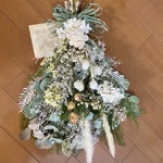 ユーカリグリーンスワッグ10（英字新聞を添えて）