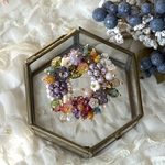 チェコビーズのボタニカルブローチ