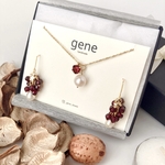 ホリデーセット　クリスマスコフレ　２点セット　ガーネット　淡水パール　誕生石　1月　ピアス＆イヤリング　ネックレス　セット