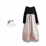 モノトーンのおとなワンピース　シームポケット付き　黒　グレー　ストライプ　ポリエステル生地　コットン　マキシ丈　ゆったりサイズ