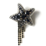 煌めく星のブローチ　ビーズ刺繍　ブラック　フリンジ　キラキラ