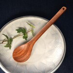 再販-計量できて炒めて掬える木ベラ（ヤマザクラ2）長さ24.6cm