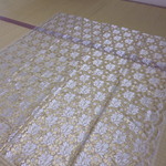 レース生地（白・金色）