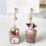 ブッシュドノエル＆トナカイミルクココア❅クリスマス限定ピアス／イヤリング❁ミニチュア