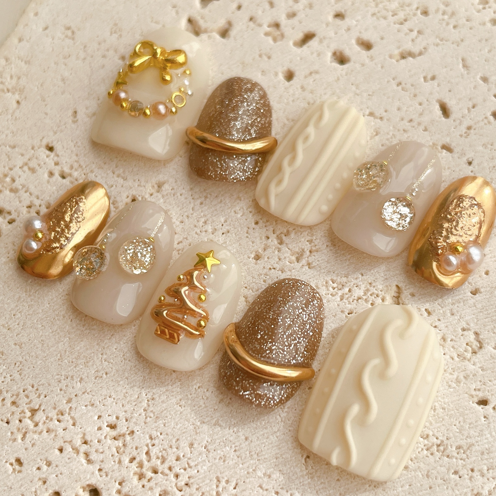 特集掲載】𝙣𝙤.𝟬𝟭𝟱🎄𝐂𝐇𝐑𝐈𝐒𝐓𝐌𝐀𝐒クリスマスネイル