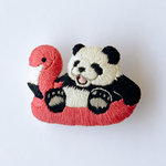刺繍ブローチ「夏の楽園パンダ　～フラミンゴ～」
