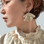 【再販】ドレスシリーズ✨星柄チュールホワイトイヤリング（ピアス）