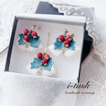 ヒイラギとシフォンリボンのピアス/イヤリングとネックレスのクリスマスコフレ ホリデーセット 柊 (チタン、ノンホールピアス)