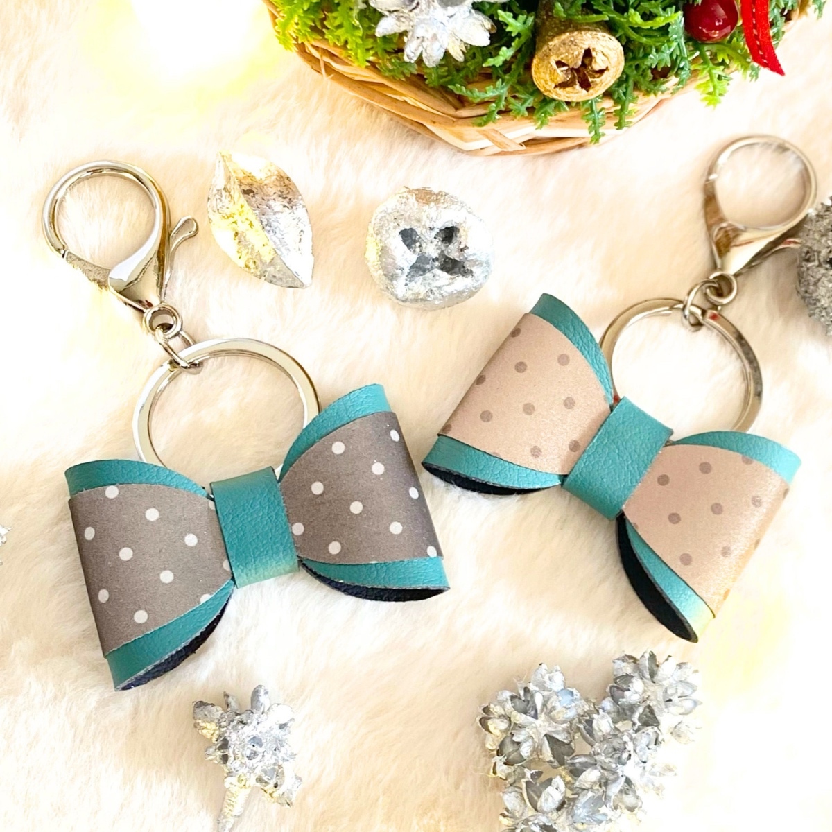 桜貝・オオモモノハナのキーホルダー（ちょうちょ） - 13OHANAYASAN'S