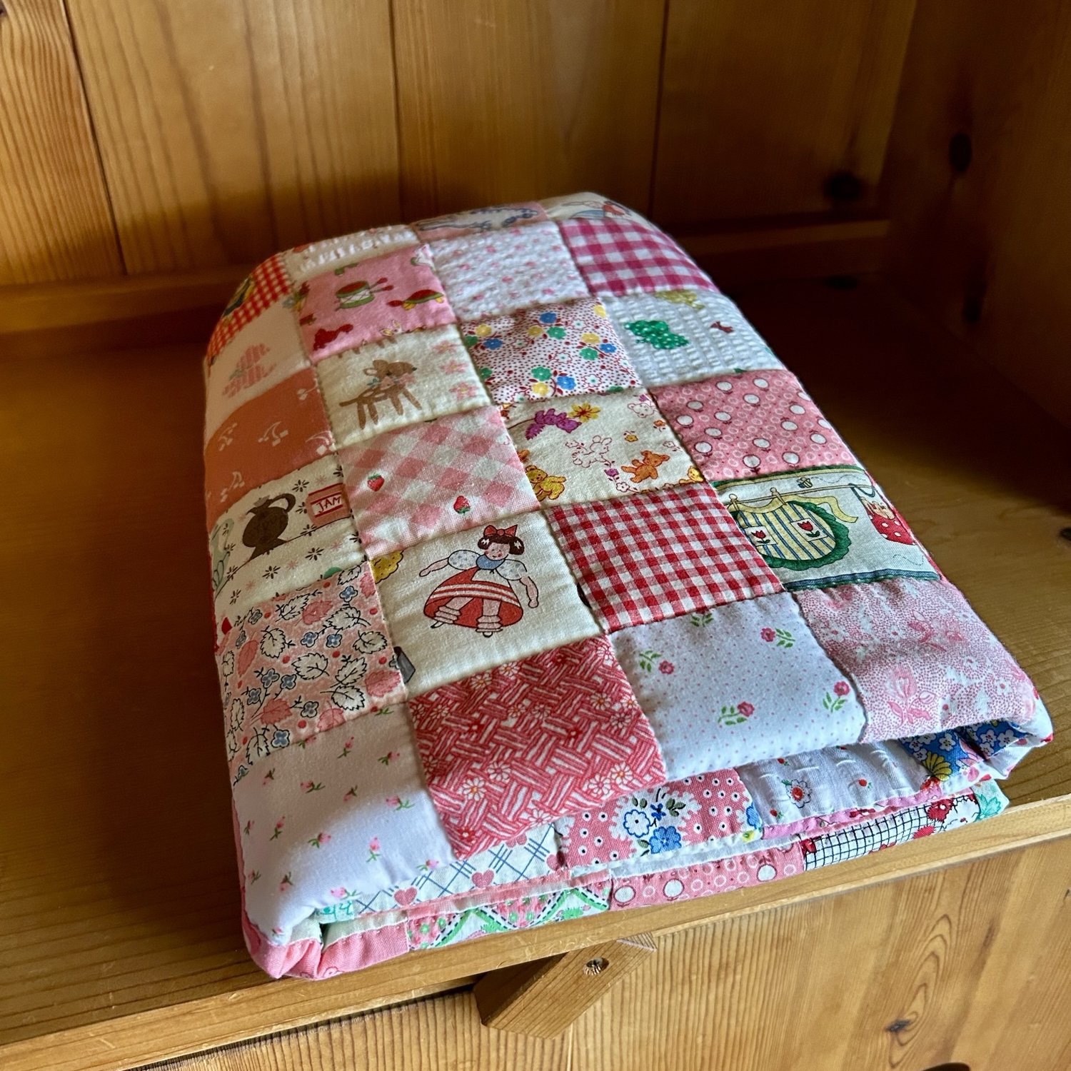 【516】 ハンドメイド　パッチワークキルト　フィードサックのフリーマット パッチワークマット＊フィードサック&ビンテージ 春よこい - EMIMUKU'S