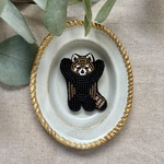 《animaux・ビーズ刺繍》レッサーパンダ威嚇ブローチ《受注生産》