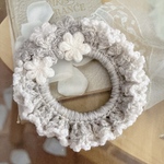 送料無料♡毛糸で編んだ　お花いっぱいシュシュ
