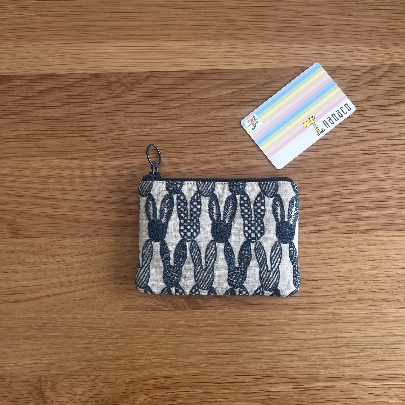 mina perhonen pomppia ミニポーチ ミナペルホネン の 刺繍生地