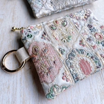 〈大人気柄〉　大人可愛いミニポーチ♡   両面インド刺繍生地使用　ファスナー12㎝  リップポーチ　化粧ポーチ　カードケース　イヤフォンケース　アクセサリーポーチ　ギフト🎁　鞄に付けれるタイプ