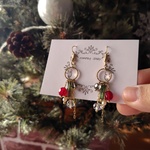 クリスマス*チェコガラスとパールのピアス/樹脂ピアス/ ガラスビーズ ゆらゆら 揺れる 大人可愛い 冬 クリスマスギフト ワインレッド 赤 緑 透明 チェコビーズ  金属アレルギー対応 ご褒美
