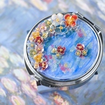 【再々販】【持ち歩くアート】　モネ　睡蓮　手のひらに咲くアートピルケース　アクセサリーケース　携帯ケース　薬ケース　旅行用小物　手描きアート