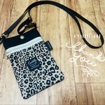 【ファスナー側面タイプ　スマホポーチ　スマホショルダー　スマホバッグ　スマホポシェット】レオパード