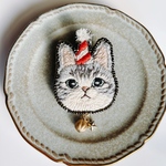 クリスマスパーティ帽サバトラ猫 刺繍ブローチ