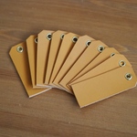 角カット ハトメ付き レザータグ ヌメ革(キャメル)