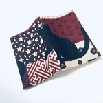 ブックカバー 文庫本サイズ　モダン和柄　吉祥文様に黒猫　ボルドー