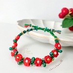 クリスマスレッド＊大粒の葉っぱ＊花かんむりブレスレット＊フラワーミサンガ＊刺繍糸＊ビーズ＊リース＊赤いお花