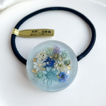 ❁お花のラウンド❁スカイブルー 〔ヘアゴム  ポニーフック ブローチ〕ハンドメイド レジン かすみ草 ドライフラワー