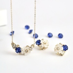 12/25まで限定販売　氷の花とライトサファイアビジューのネックレスピアス/イヤリングセット　ラッピング無料クリスマスコフレ