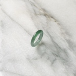 [R340-0010］ ジェイド　JADE ヒスイ　本翡翠　くりぬき　リング　天然石　一点物　グアテマラ産　4号　指輪