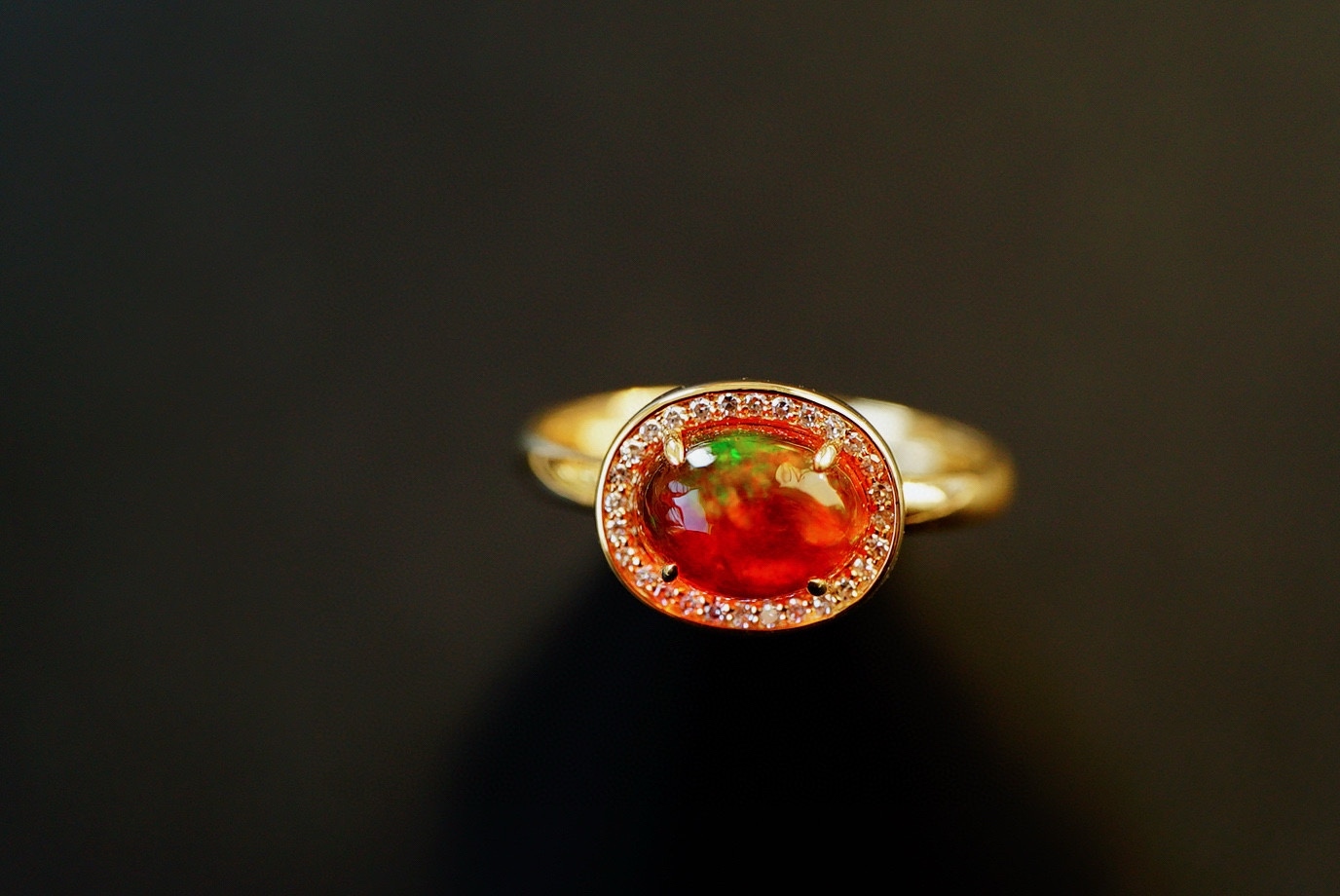 「多彩な」天然ファイアオパール　天然ダイヤモンド　純真　神の石　10月誕生石　K18 指輪　リング　1.3ct 81,950円