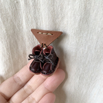 ＊革のプチブーツ＊ブローチ＊ワイン＊かわいい＊レザー＊プレゼントにも＊