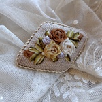 リボン刺繍*リネン*薔薇*ブローチ