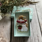 長毛ゴールデンハムスターの手刺繍ブローチ(プレゼント箱ver.)