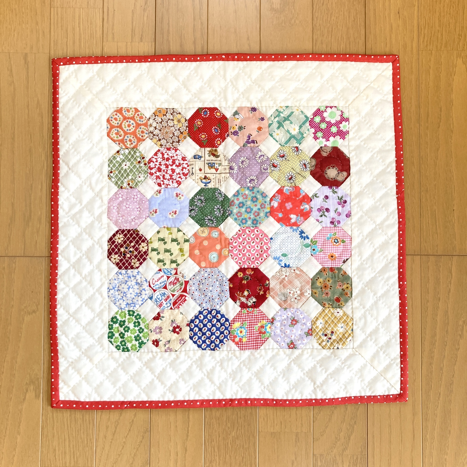 012 パッチワークキルト 花かごのミニキルト タペストリーにも - sweet