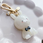 【おすわりうさぎちゃん×大人めグレー】　ハンドメイド　レジン　キーホルダー　