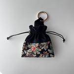 tiny drawstring bag｜ゴブランblack｜巾着チャーム　ミニポーチ　mini巾着トートバッグ　バッグチャーム　カラビナ付き