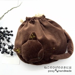 冬季限定 眠りねこの巾着  お耳手刺繍 別珍 焦茶の子