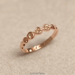 【オーダー受付】【日本製】1号サイズも定番！連なるハートのピンキーリング【高品質クリスタル使用】