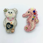 ハンドメイドビーズ刺繍ブローチキラキラくまちゃんブローチ&タツノオトシゴ　