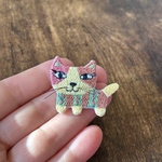 「リバティー風猫のブローチ」・小さなブローチ