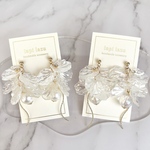 2色の花びら パール ツイストバー《ピアス/イヤリング》